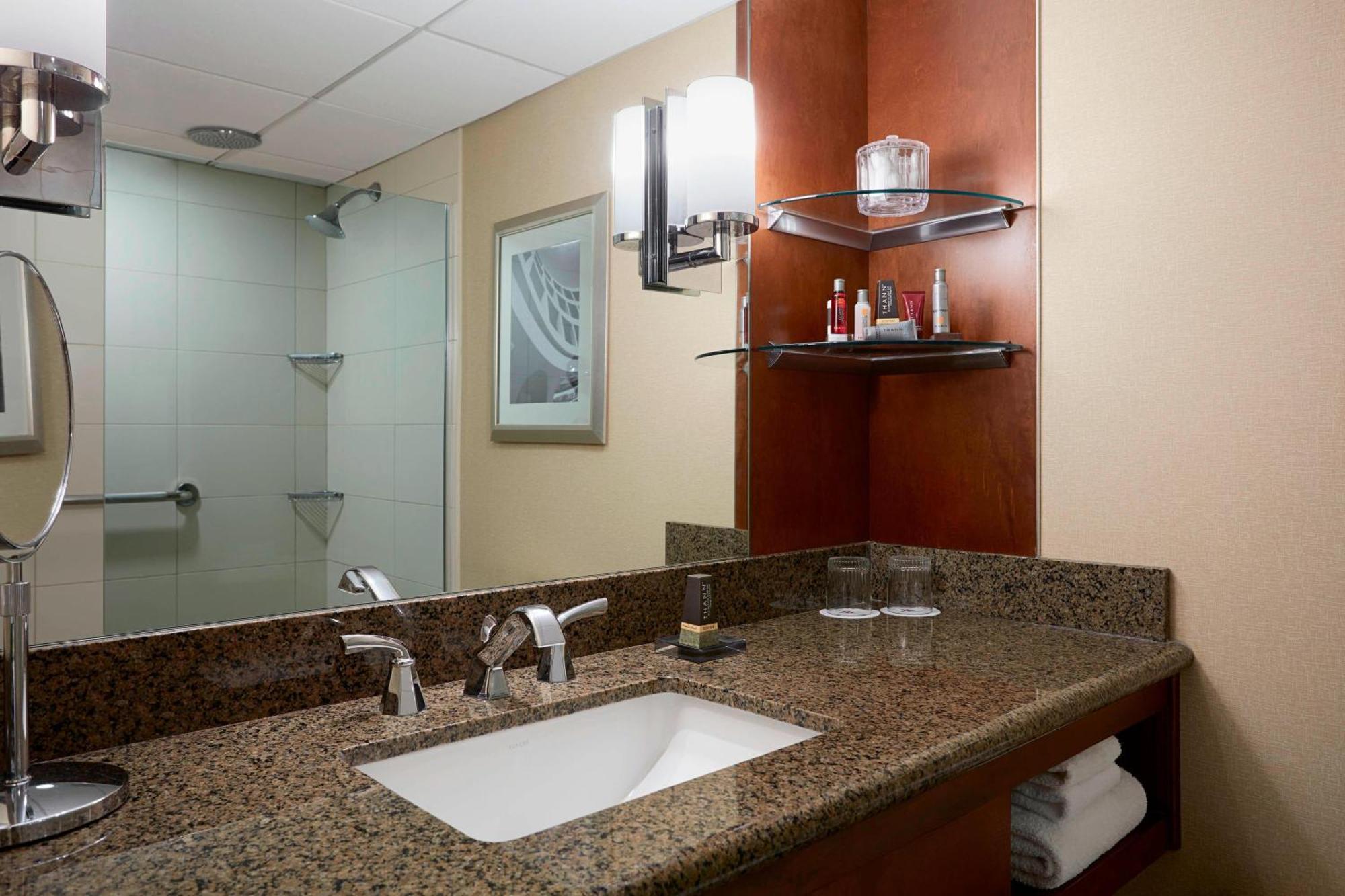 Stamford Marriott Hotel & Spa Esterno foto
